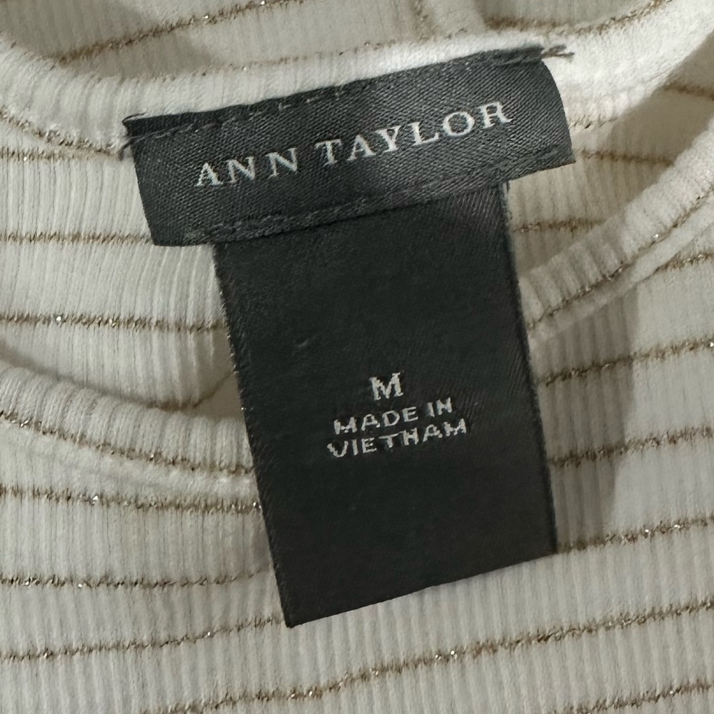 LIKE NEW ANN TAYLOR RIB TANK - Picture 4 of 4